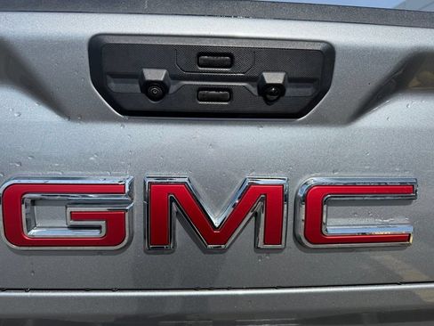 Used 2023 GMC Sierra 1500 AT4 w/ AT4 Preferred Package AWD/4WD image 9
