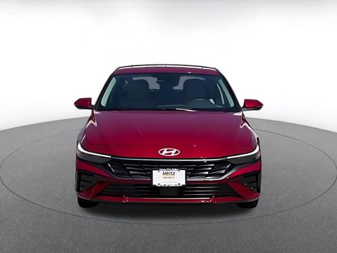 Used 2025 Hyundai Elantra Limited image 4