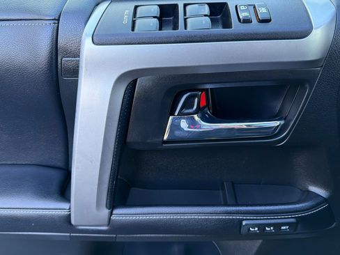 Used 2018 Toyota 4Runner Limited image 11