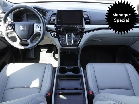Used 2023 Honda Odyssey Touring image 9
