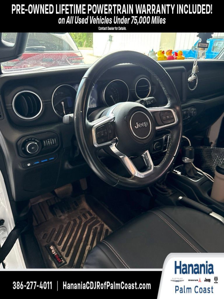 Used 2022 Jeep Wrangler Unlimited Sahara AWD/4WD image 6