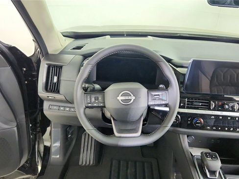 New 2026 Nissan Pathfinder Platinum image 33