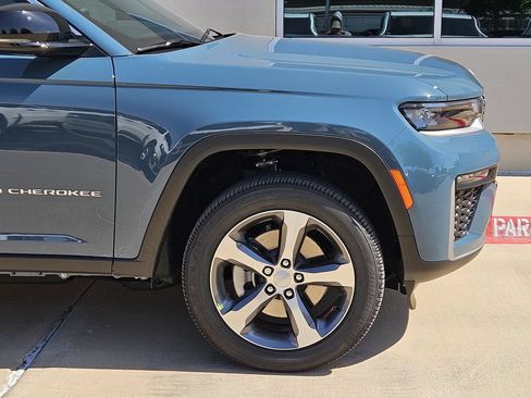 New 2026 Jeep Grand Cherokee L Limited RWD image 5