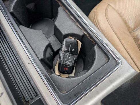 Used 2015 Ford F150 Lariat image 21