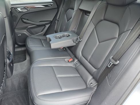 Certified 2024 Porsche Macan image 41