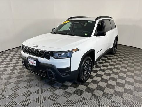 Used 2026 Jeep Cherokee Limited AWD/4WD image 3
