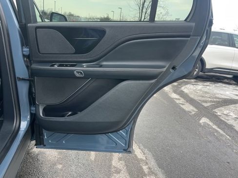 Used 2025 Lincoln Aviator Premiere image 22