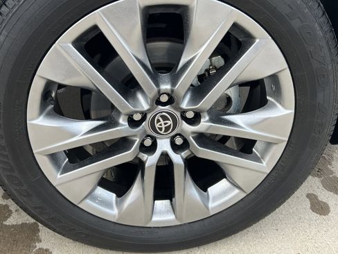 Used 2024 Toyota RAV4 XLE Premium image 12