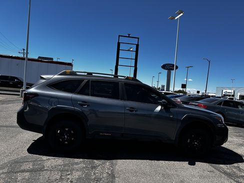 Used 2022 Subaru Outback Wilderness AWD/4WD image 6