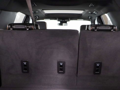 Used 2024 GMC Yukon XL AT4 w/ Technology Package image 34