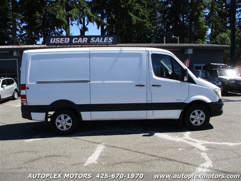 Used 2016 Mercedes-Benz Sprinter 2500 image 2