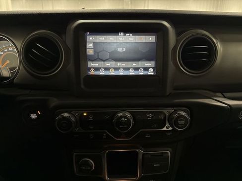 Used 2022 Jeep Wrangler Sport image 10