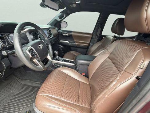 Used 2021 Toyota Tacoma Limited AWD/4WD image 24