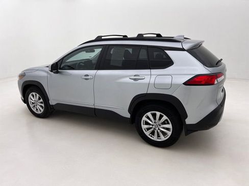 Used 2023 Toyota Corolla Cross LE w/ Moonroof Package AWD/4WD image 10