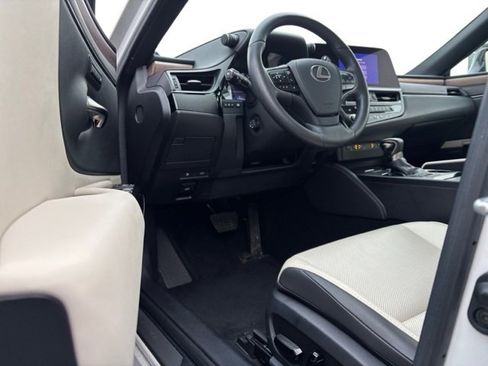 Used 2023 Lexus ES 350 w/ Premium Package image 9