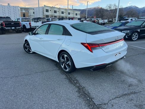 Used 2023 Hyundai Elantra Limited w/ Preferred Accessory Package image 9