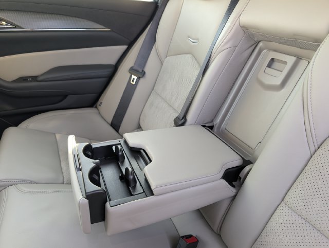 Used 2019 Cadillac CTS V w/ Luxury Package RWD image 18