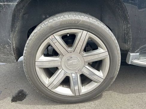 Used 2016 Cadillac Escalade Luxury AWD/4WD image 19