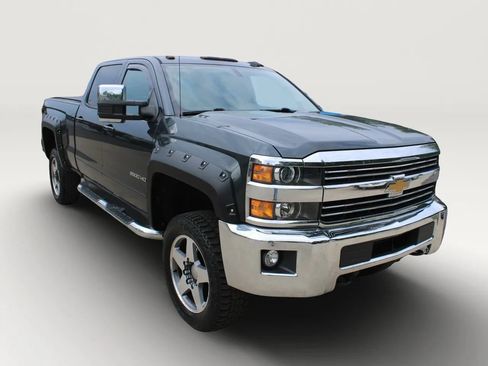 Used 2017 Chevrolet Silverado 2500 LT w/ All Star Edition AWD/4WD image 12