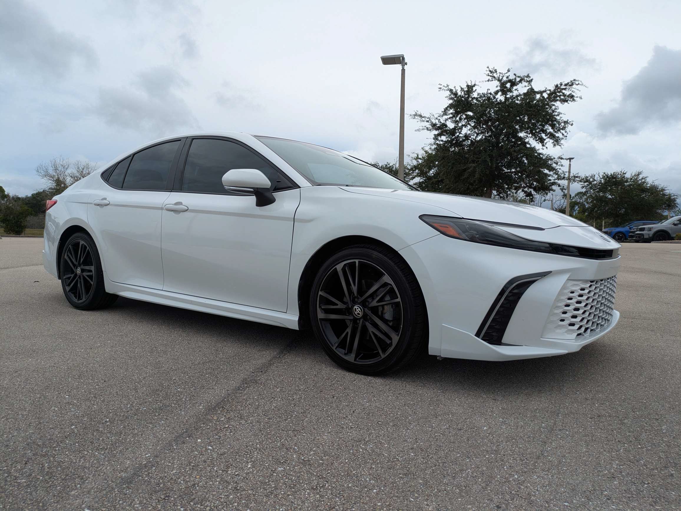 Used 2025 Toyota Camry XSE FWD image 2