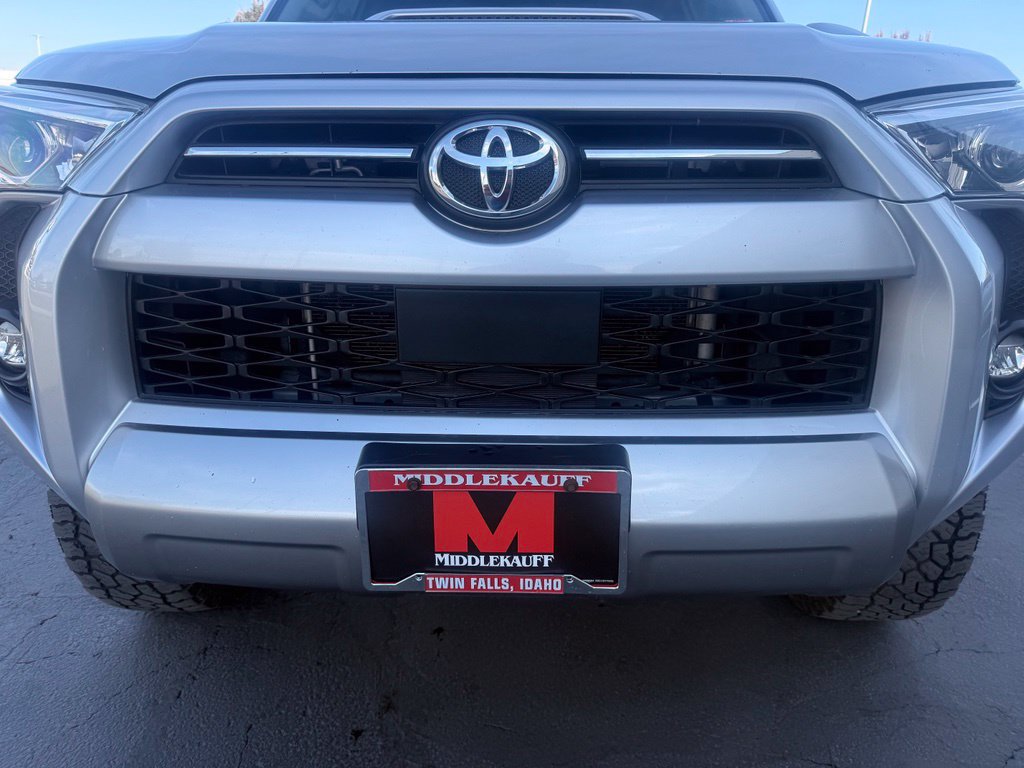 Used 2021 Toyota 4Runner TRD Off-Road Premium w/ Moonroof Package AWD/4WD image 10