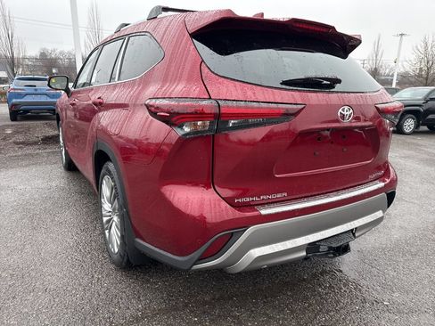 Used 2026 Toyota Highlander Platinum AWD/4WD image 17