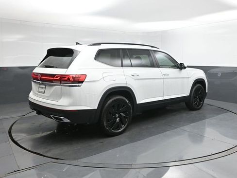 New 2026 Volkswagen Atlas SE image 11
