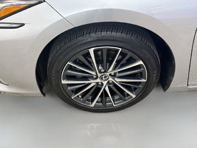 Used 2022 Lexus ES 300h w/ Premium Package FWD image 33
