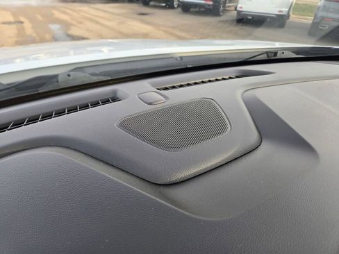 Used 2019 Chevrolet Traverse LT image 8