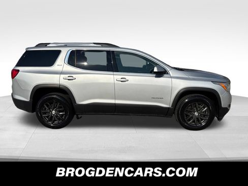 Used 2019 GMC Acadia SLT FWD image 2