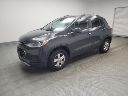 Used 2018 Chevrolet Trax LT w/ LT Convenience Package AWD/4WD image 2