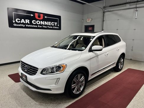 Used 2017 Volvo XC60 T5 Inscription w/ Preferred Option Package image 3