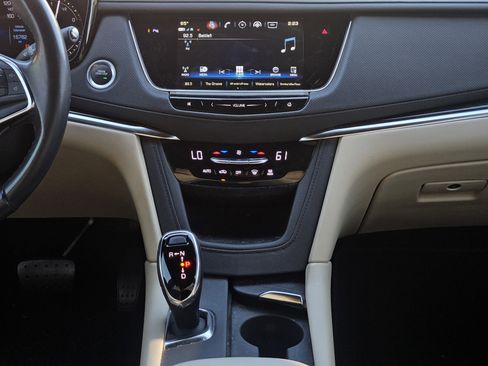 Used 2017 Cadillac XTS Luxury image 31