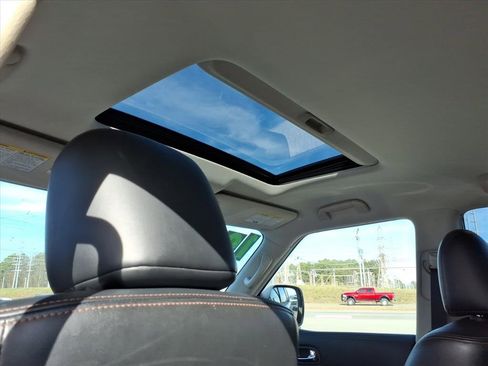 Used 2019 Nissan Armada SL w/ Premium Package image 19