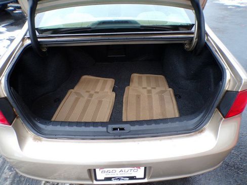 Used 2006 Buick Lucerne CX image 20