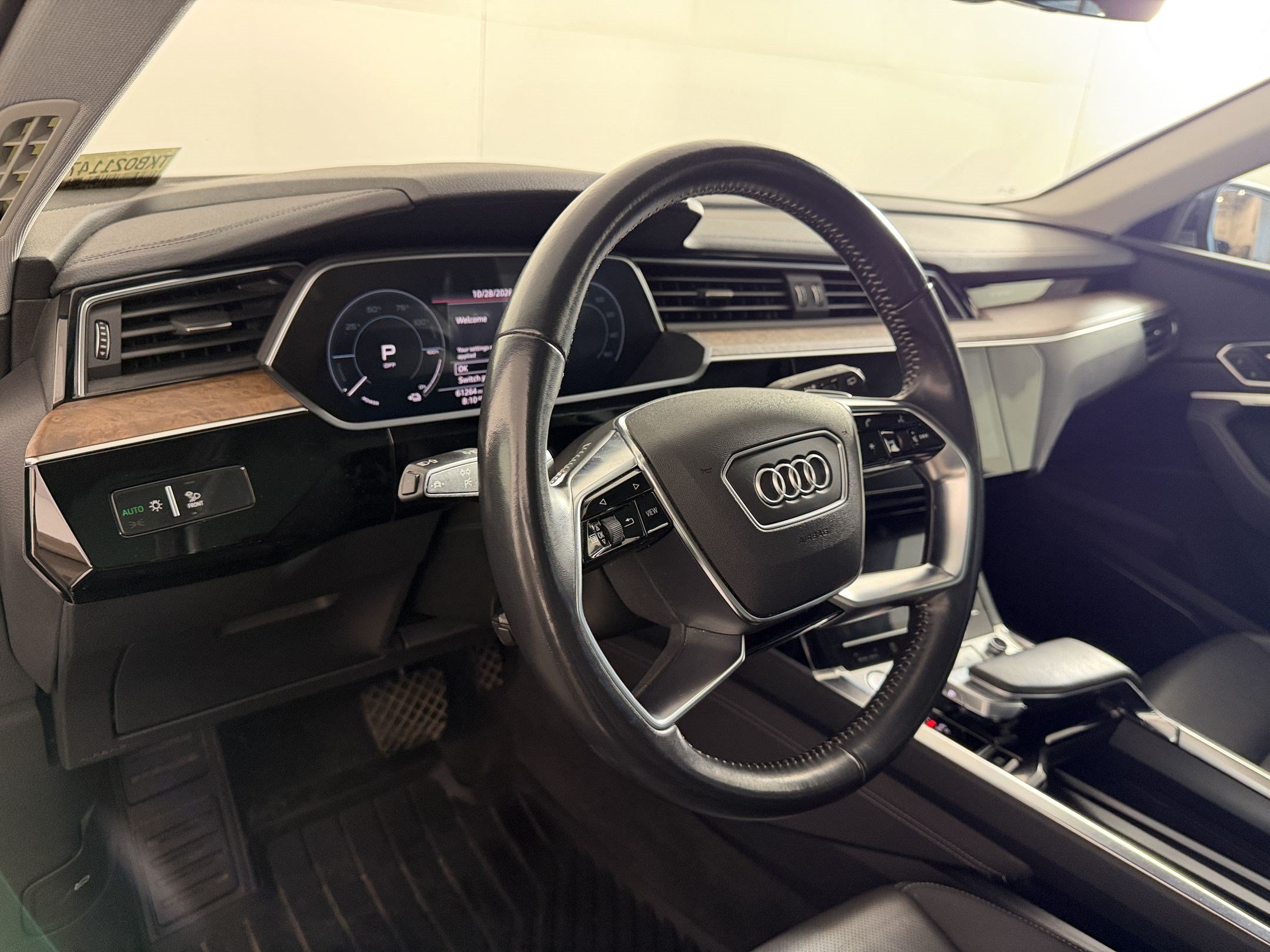 Used 2019 Audi e-tron Premium Plus AWD/4WD image 4