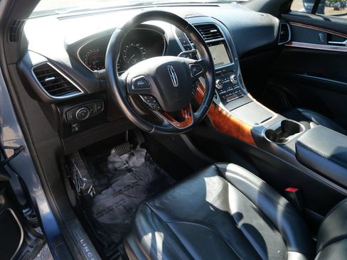 Used 2018 Lincoln MKX Select w/ Select Plus Package AWD/4WD image 3