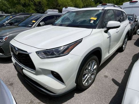 Used 2020 Toyota Highlander Limited FWD image 4