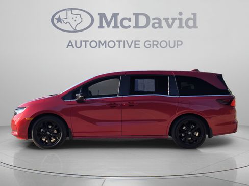 Used 2023 Honda Odyssey Sport image 2