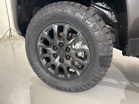 New 2025 Toyota Tacoma TRD Off-Road image 13