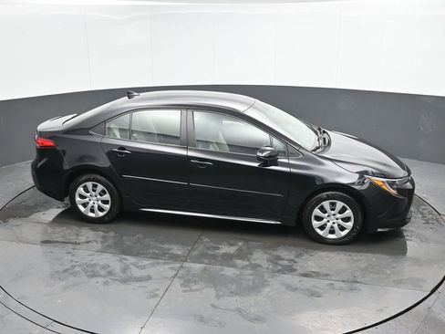 Used 2024 Toyota Corolla LE image 37