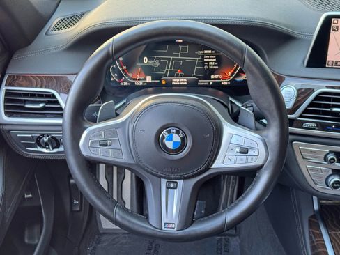 Used 2022 BMW 740i w/ M Sport Package RWD image 20