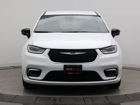 Used 2026 Chrysler Pacifica Select FWD image 2