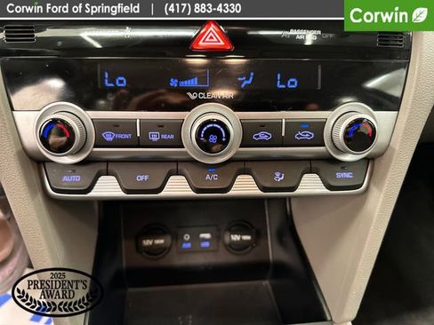 Used 2020 Hyundai Elantra SEL FWD image 23