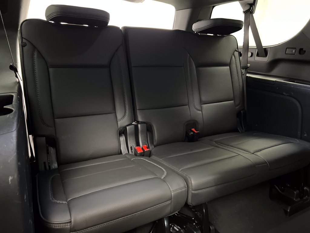 Used 2025 GMC Yukon XL Denali RWD image 36