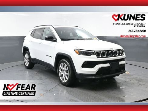 Used 2024 Jeep Compass Latitude w/ Sun and Sound Group image 1