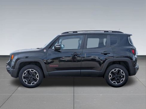 Used 2016 Jeep Renegade Trailhawk w/ Premium Trailhawk Package AWD/4WD image 2