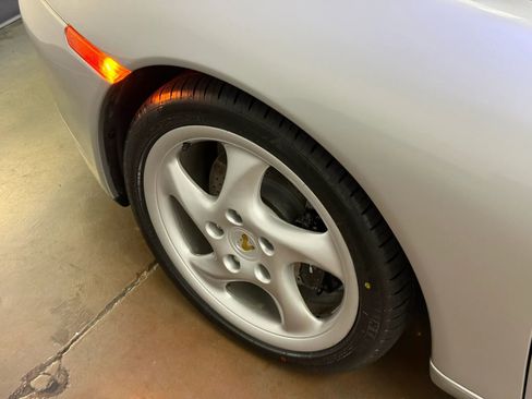 Used 2001 Porsche 911 Cabriolet image 12