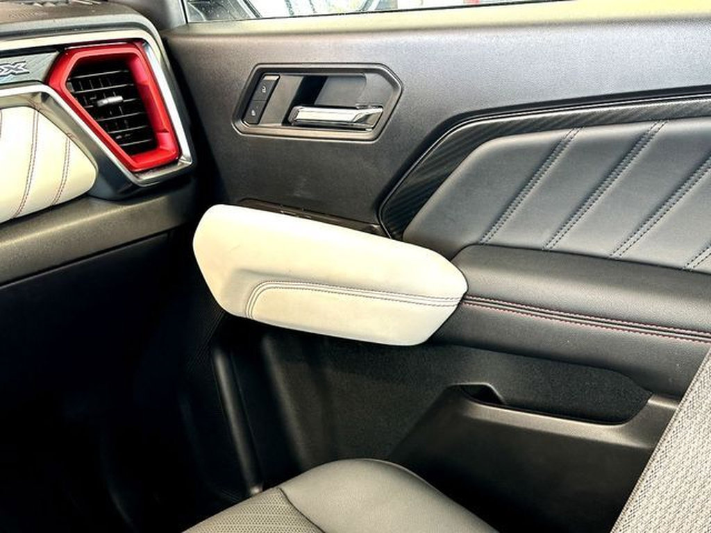 Used 2024 GMC Canyon AT4X AWD/4WD image 28