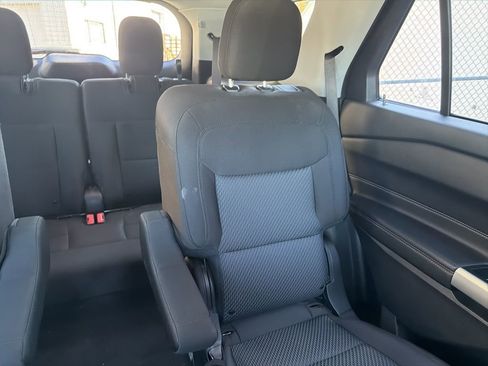 Used 2022 Ford Explorer XLT image 18